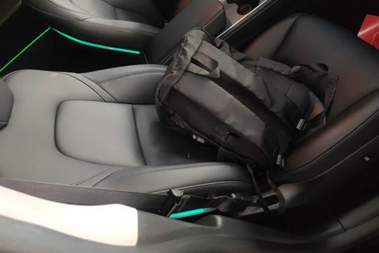 特斯拉 Model Y 2023款 高性能全轮驱动版局部细节41