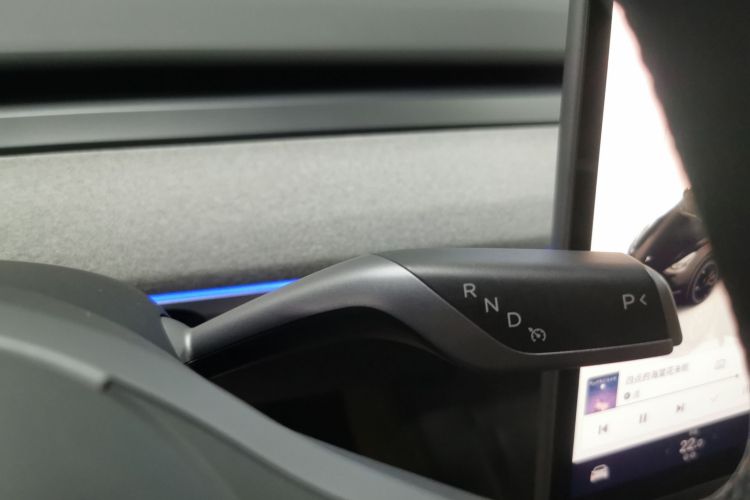 特斯拉 Model Y 2023款 高性能全轮驱动版中控内饰18