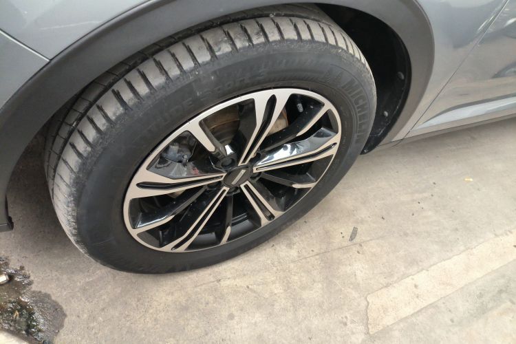 魏牌 VV6 2021款 2.0T 两驱智享+车身外观6007