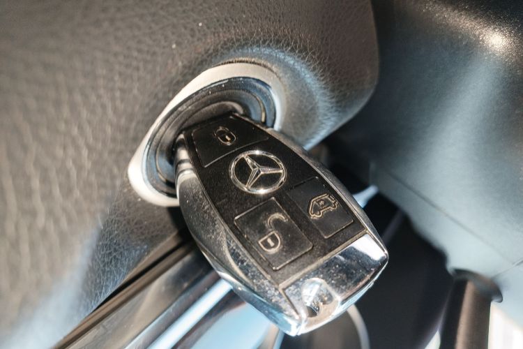 奔驰V级 2018款 V 260 尊贵版 国VI中控内饰11