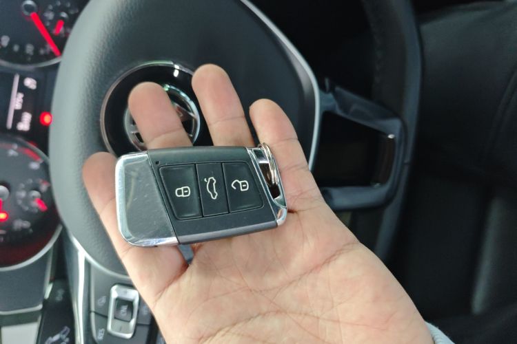 大众 迈腾 2019款 330TSI DSG 领先型 国VI中控内饰7001