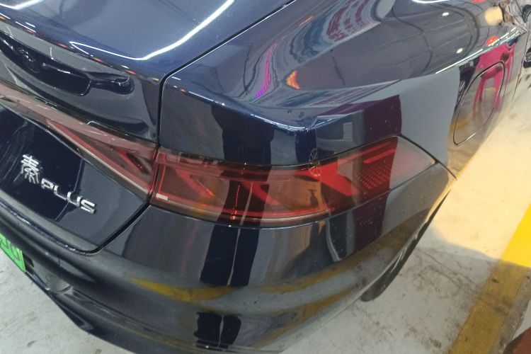 比亚迪 秦PLUS 2024款 荣耀版 DM-i 55KM领先型车身外观9