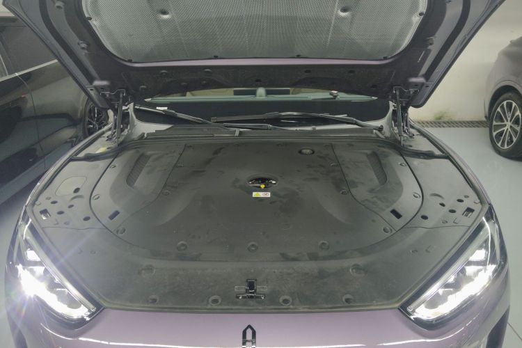 鸿蒙智行 问界M5 2025款 增程   Ultra 四驱版机舱底盘24