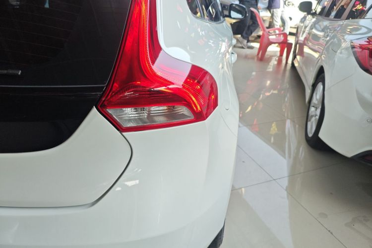 沃尔沃V40 2015款 1.6T 智雅版车身外观6006