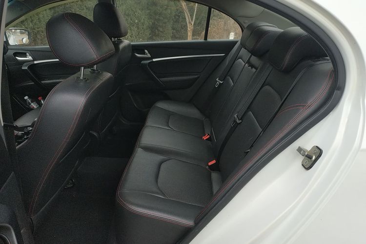 吉利汽车 帝豪 2015款 三厢 1.5L 手动向上版中控内饰7004