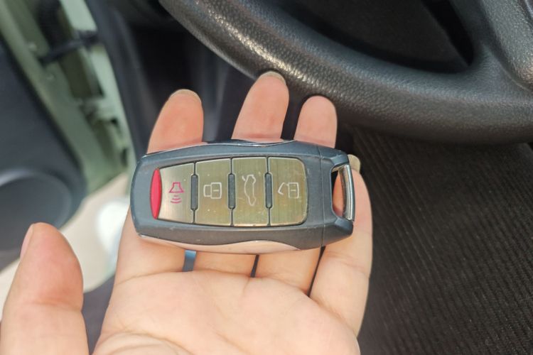 欧拉白猫 2022款 升级版 305km 豪华型 三元锂中控内饰11