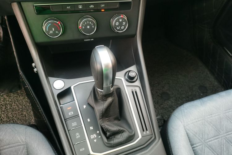 大众 朗逸 2023款 300TSI DSG满逸版中控内饰18