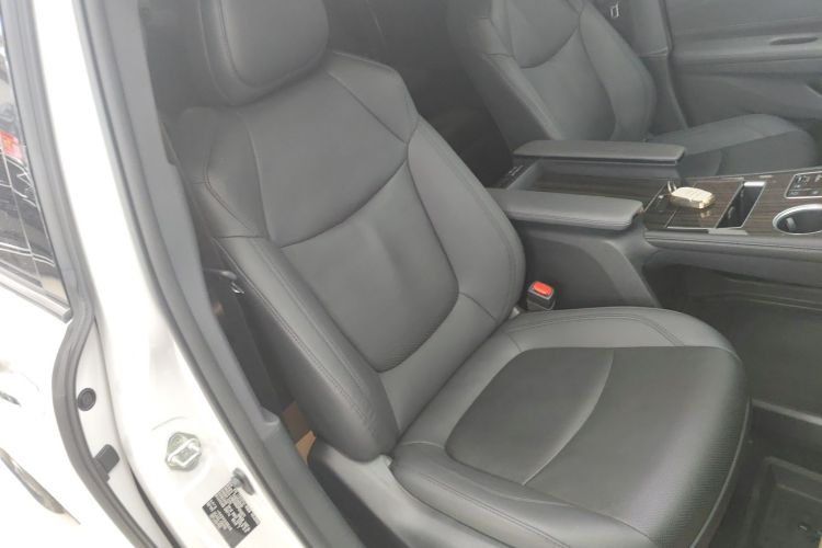 丰田 格瑞维亚 2023款 2.5L混动 旗舰VIP版局部细节41