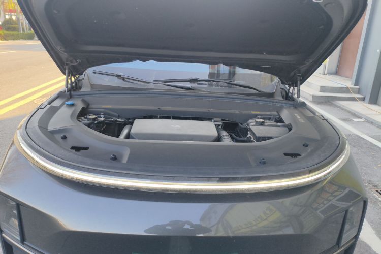 理想汽车 理想L8 2023款 Pro机舱底盘24