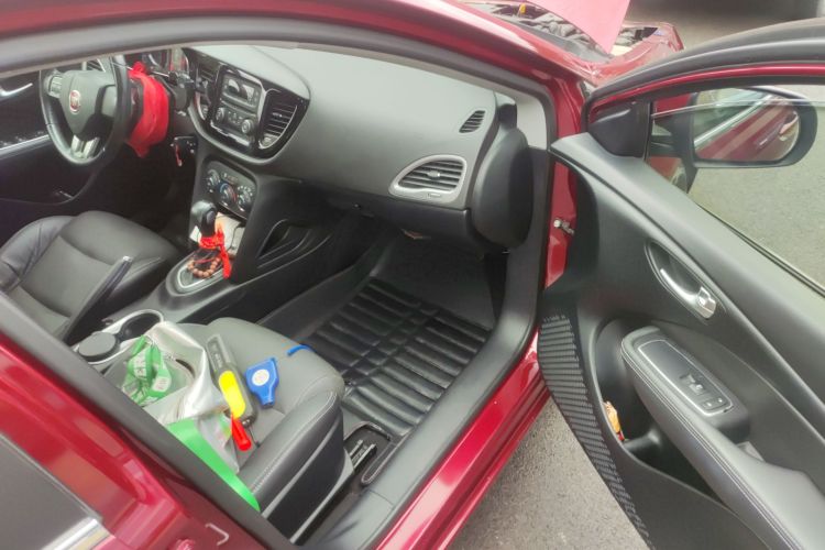 菲亚特 菲翔 2012款 1.4T 自动劲享版局部细节9005