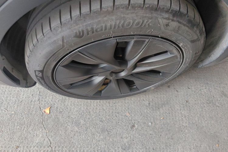 特斯拉 Model Y 2023款 长续航全轮驱动版车身外观6005