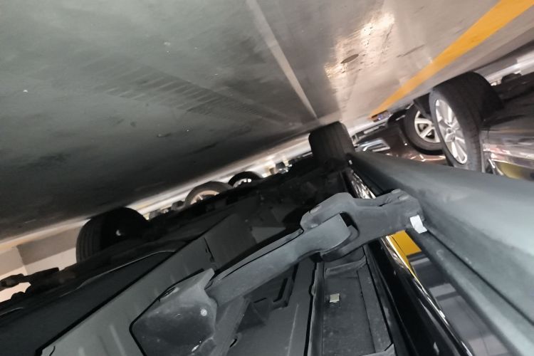 凯迪拉克XT6 2022款 2.0T 六座四驱豪华120周年限量版局部细节9002