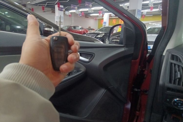 福特 福克斯 2012款 两厢 1.6L 自动舒适型中控内饰11