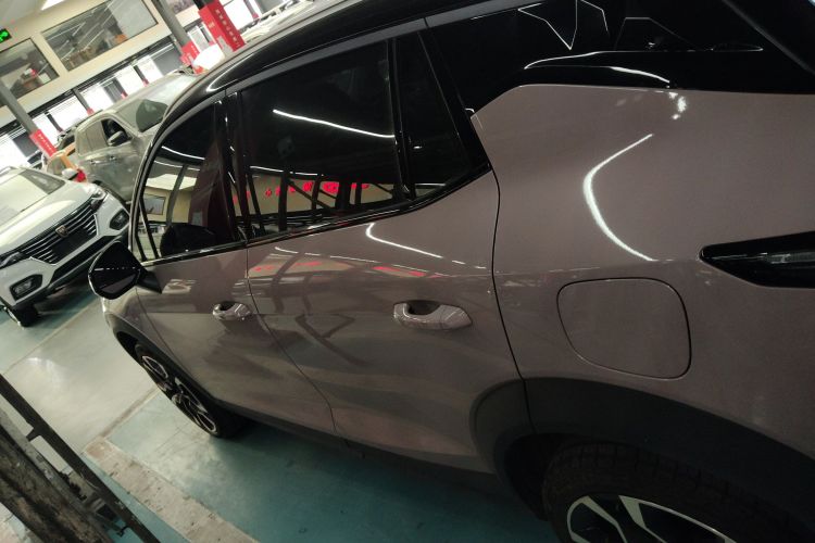 领克06 2021款 1.5T Shero粉色特别版车身外观4