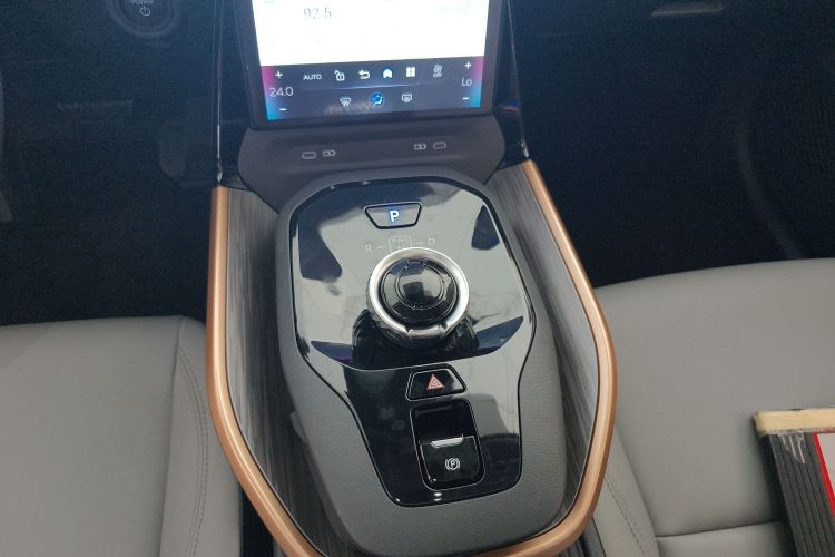 丰田bZ3 2024款 517km 精英PRO中控内饰18