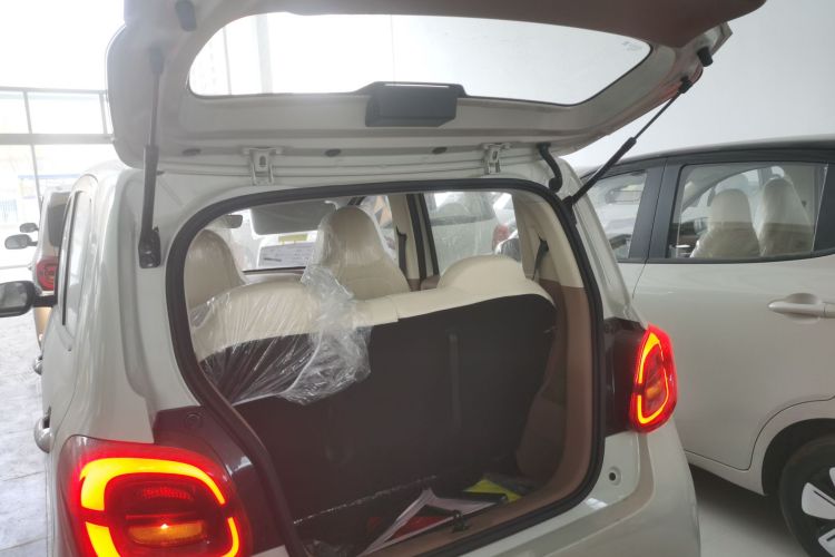 五菱汽车 宏光MINIEV 2025款 四门版 进阶款机舱底盘23