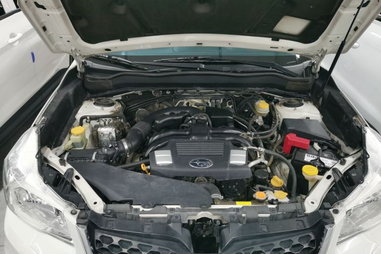 斯巴鲁 森林人 2013款 2.5i 自动豪华版机舱底盘24