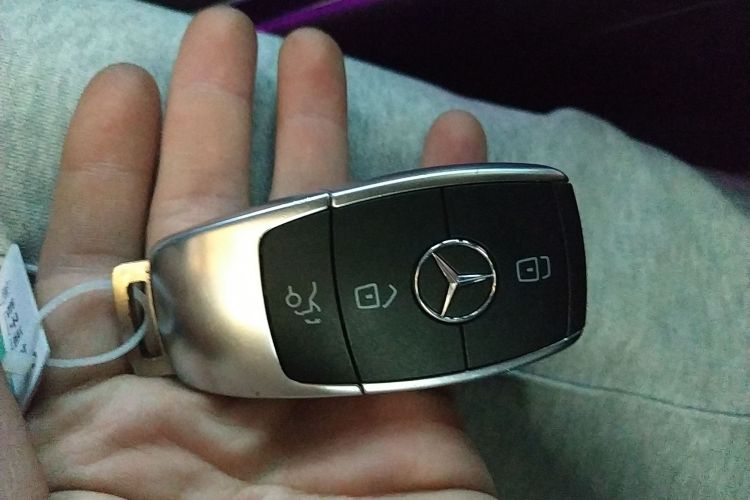 奔驰C级 2021款 C 260 L 运动星耀臻藏版中控内饰11