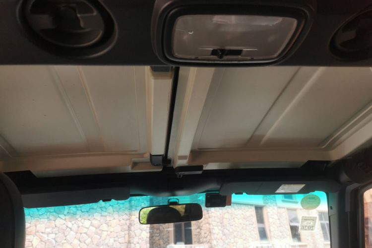 北京BJ40 2017款 40L 2.3T 自动四驱环塔冠军版局部细节22