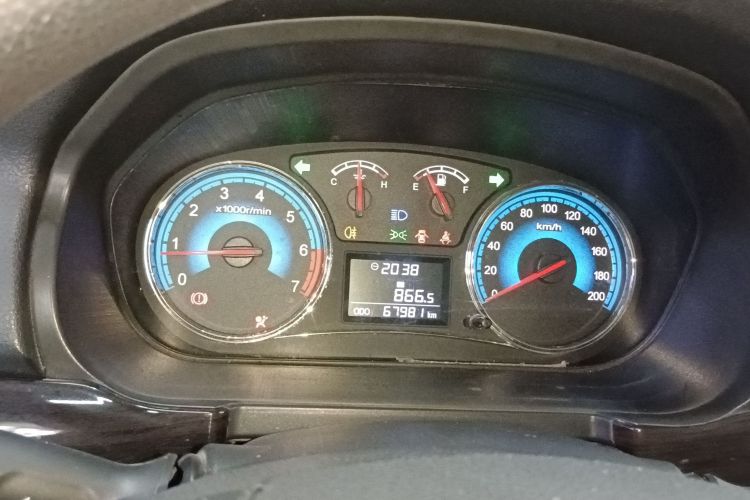 东风风光 风光370 2016款 1.5L 手动精英居家版 7座中控内饰14