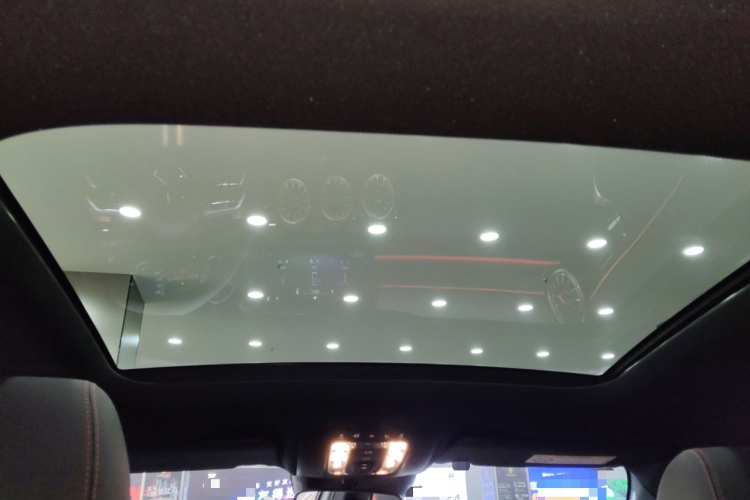 奔驰A级 2024款 改款 A 200 L 时尚型中控内饰22