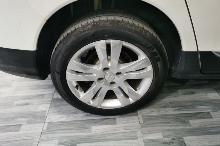 标致3008 2016款 2.0L 自动经典版车身外观6008