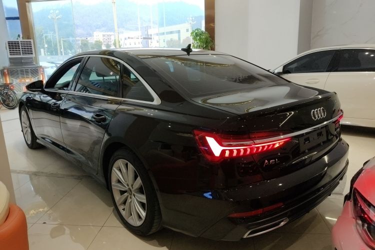 奥迪A6L 2021款 45 TFSI 臻选动感型车身外观4