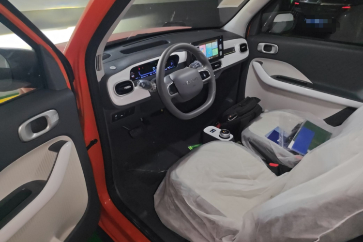 吉利银河 2025款 210km 熊猫骑士中控内饰20