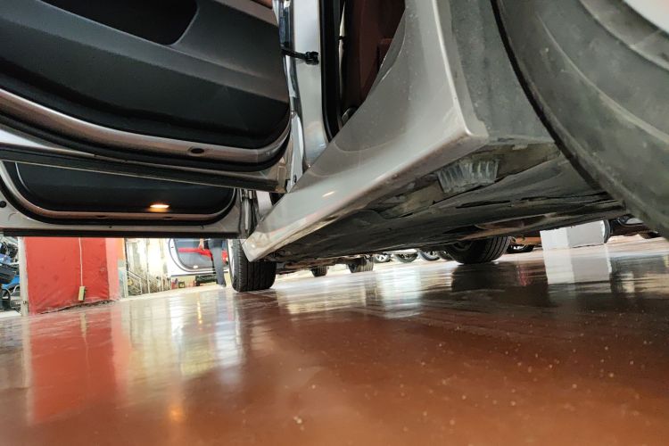 宝马5系 2014款 520Li 典雅型机舱底盘30