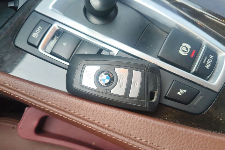 宝马5系 2017款 525Li 领先型中控内饰11