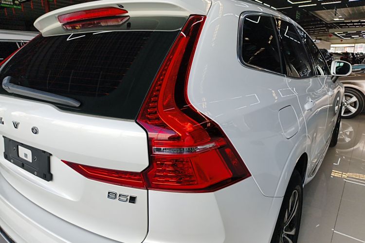 沃尔沃XC60 2022款 B5 四驱智逸豪华版车身外观9