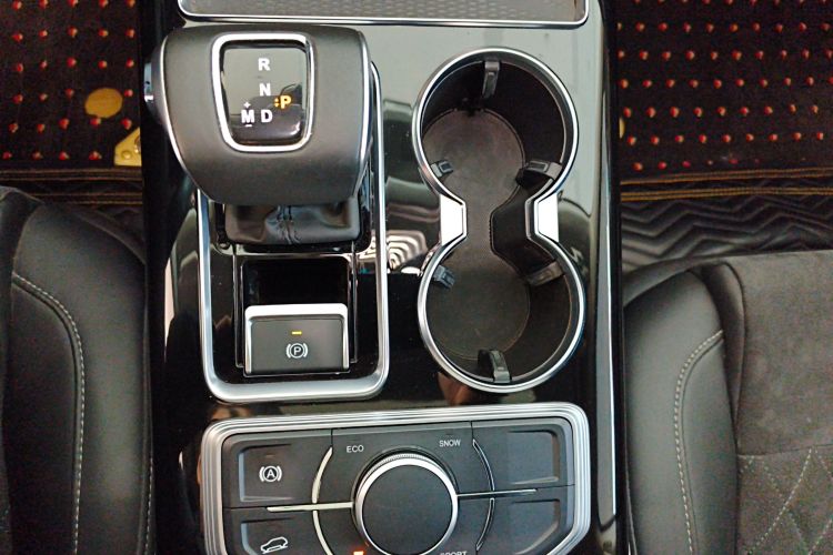 红旗HS7 2022款 2.0T DCT两驱智联旗享版 五座中控内饰18