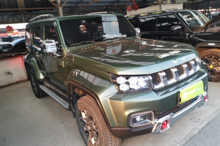 北京BJ40 2018款 PLUS 2.3T 自动四驱旗舰版 国V车身外观3