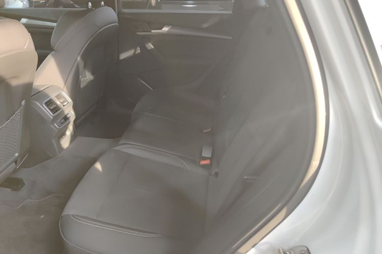 奥迪Q5L 2022款 40T 豪华动感型中控内饰7004