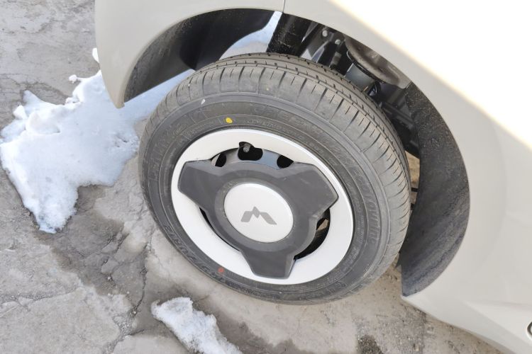 五菱汽车 宏光MINIEV 2024款 第三代 215km 青春版车身外观6008