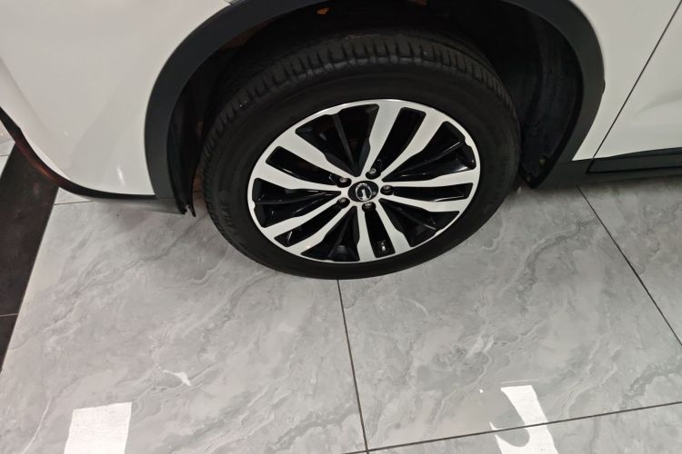 广汽传祺 传祺GS4 2017款 235T 自动两驱豪华智联版车身外观6001