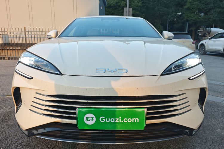 比亚迪 海豹07 DM-i 2025款 智驾版 DM-i 1.5L 125km 尊贵型车身外观2