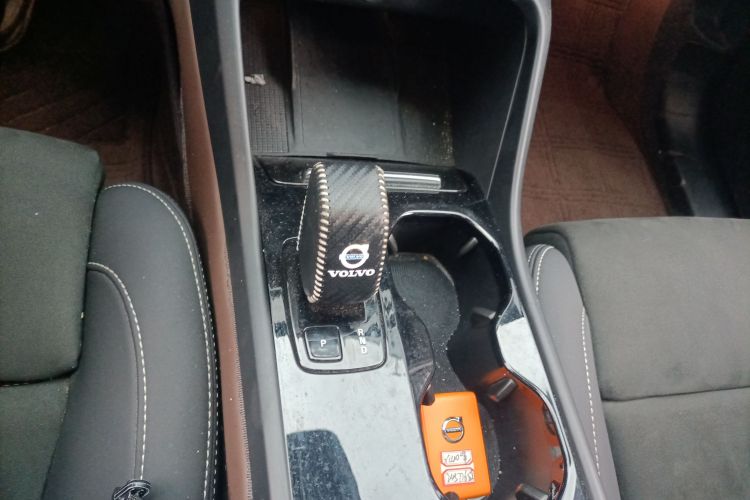 沃尔沃XC40新能源 2024款 长续航版中控内饰18