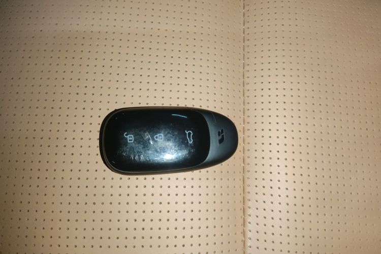 理想汽车 理想ONE 2021款 增程6座版中控内饰11