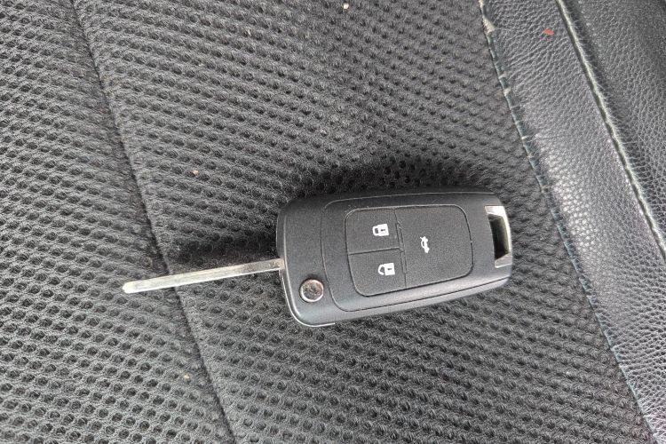 别克 英朗 2015款 15N 自动进取型中控内饰11