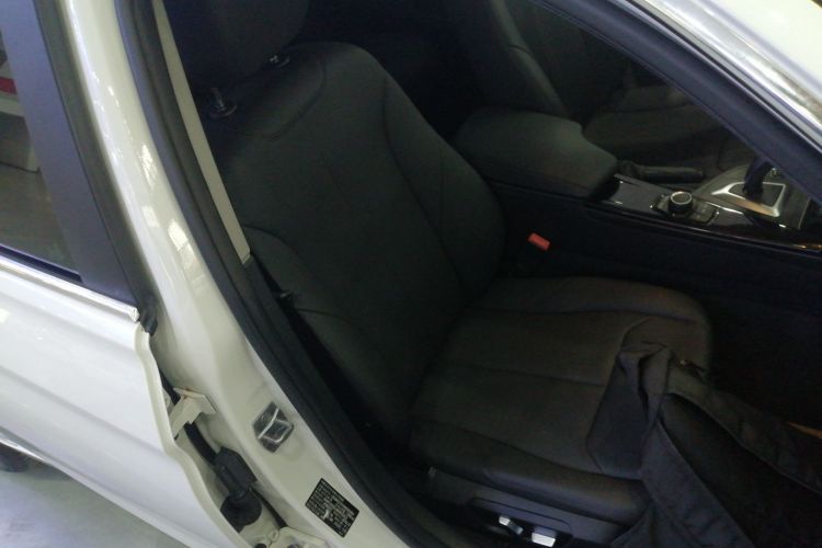 宝马3系 2017款 320Li 时尚型局部细节41