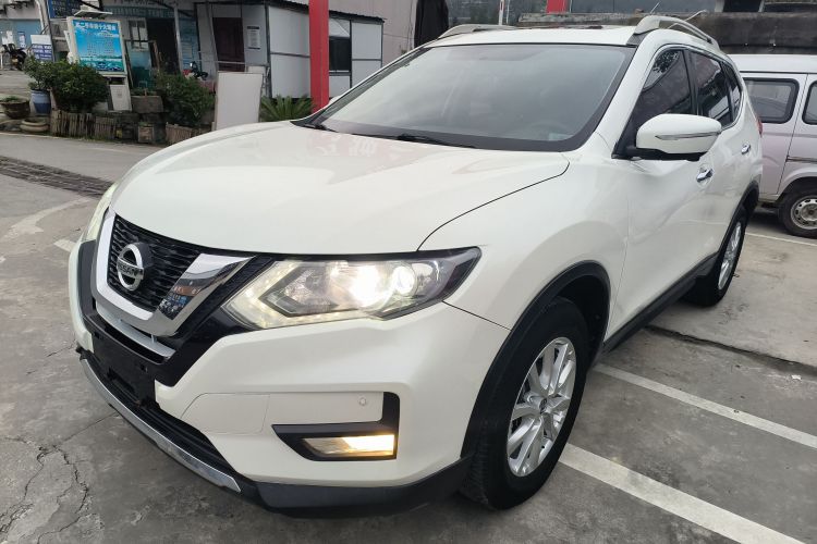 日产 奇骏 2017款 2.0L CVT舒适版 2WD车身外观1