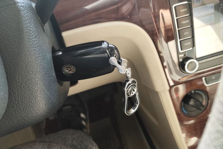 大众 朗逸 2013款 改款经典 1.6L 自动舒适版中控内饰7001