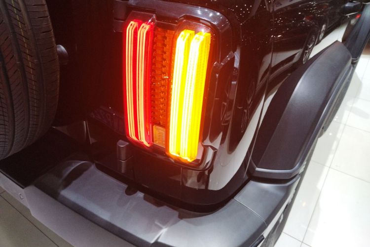 坦克300 2024款 2.0T 征服者车身外观9