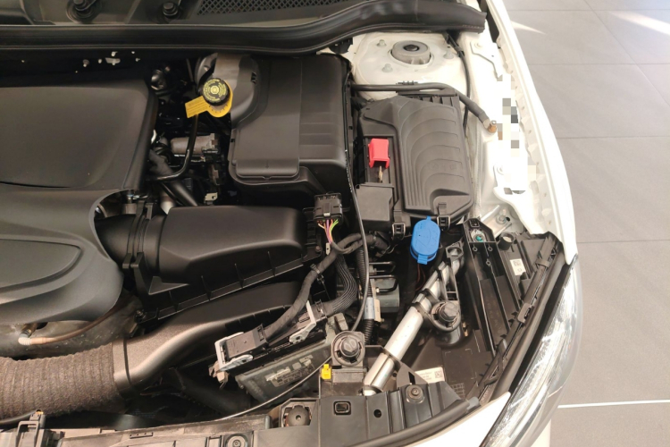 奔驰GLA 2019款 GLA 200 时尚型机舱底盘26