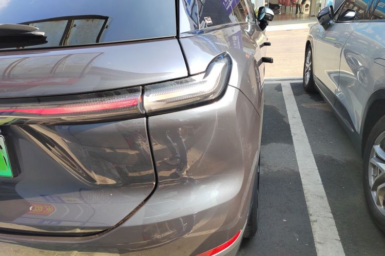 蔚来ES7 2022款 75kWh车身外观9