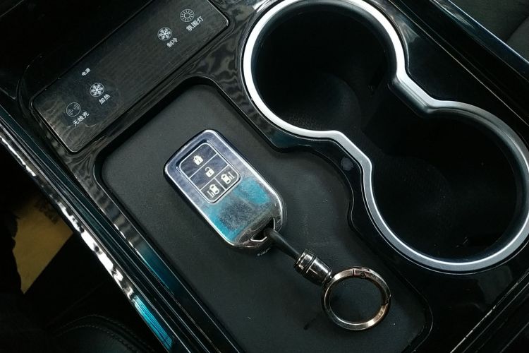 本田 艾力绅 2016款 2.4L 豪华版中控内饰11