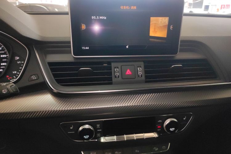奥迪Q5L 2018款 45 TFSI 尊享时尚型 国VI中控内饰16