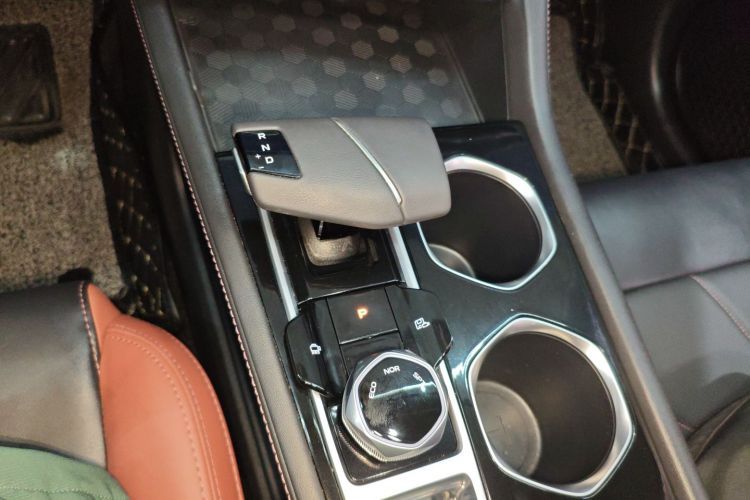 长安 逸动 2023款 畅享版 PLUS 蓝鲸NE 1.4T GDI DCT尊贵版局部细节18