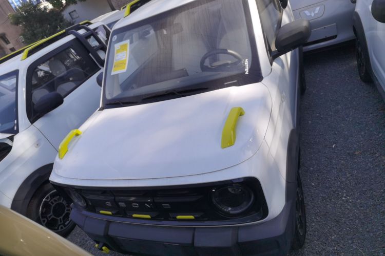 吉利银河 2025款 210km 熊猫骑士车身外观2